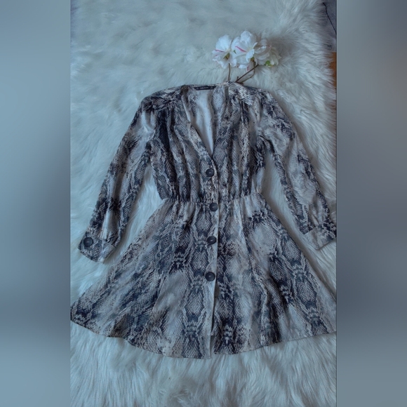 Zara Dresses & Skirts - Zara Basic Snakeskin Print Button-Down Dress Size S